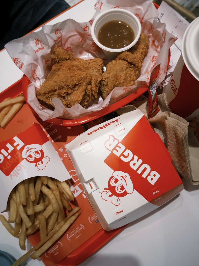 【香港 北角】香港 Jollibee 速食店|必吃菲式炸雞與 【香港 北角】香港 Jollibee 速食店|必吃菲式炸雞與
