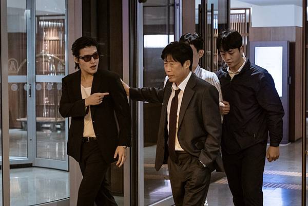 【電影首映會】#黑白線人，姜河那、柳海真演技爆發，黑白兩道間