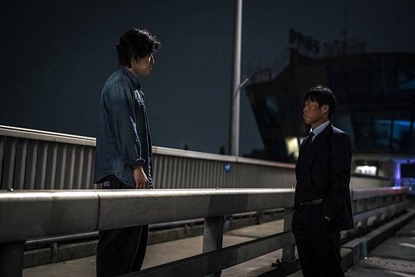 【電影首映會】#黑白線人，姜河那、柳海真演技爆發，黑白兩道間