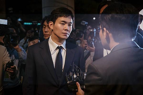 【電影首映會】#黑白線人，姜河那、柳海真演技爆發，黑白兩道間