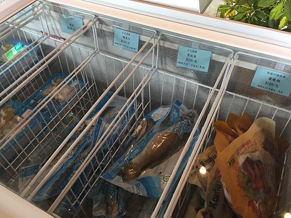 台中一日輕旅行_秋紅谷、東海大學、彩虹村、台中國家歌劇院、逢甲夜市