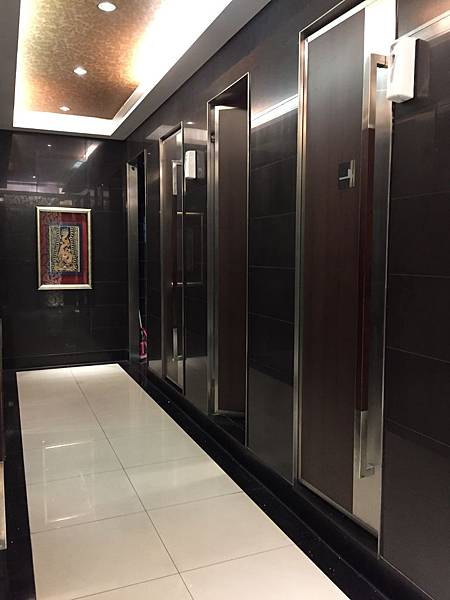 台中北區半日遊_台中公園、中友百貨、香蕉新樂園、一中街夜市