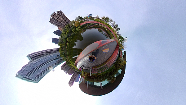 台中一日輕旅行_秋紅谷、東海大學、彩虹村、台中國家歌劇院、逢甲夜市