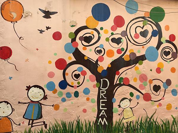 台中一日輕旅行_秋紅谷、東海大學、彩虹村、台中國家歌劇院、逢甲夜市