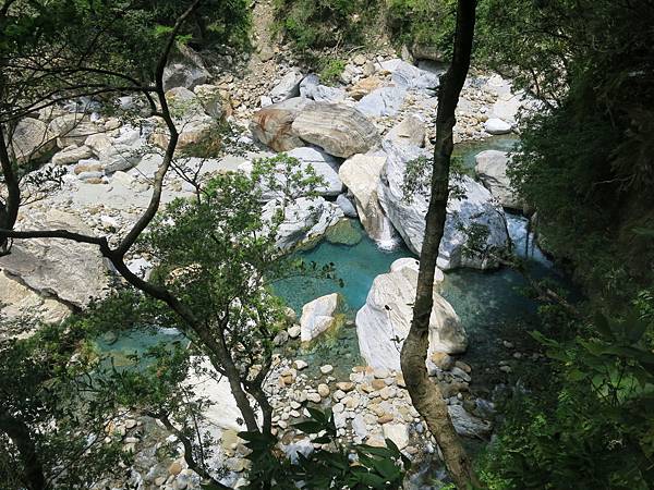 花蓮_小資女兩天一夜自助行(太魯閣砂卡噹、七星潭)