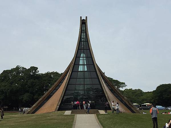 台中一日輕旅行_秋紅谷、東海大學、彩虹村、台中國家歌劇院、逢甲夜市