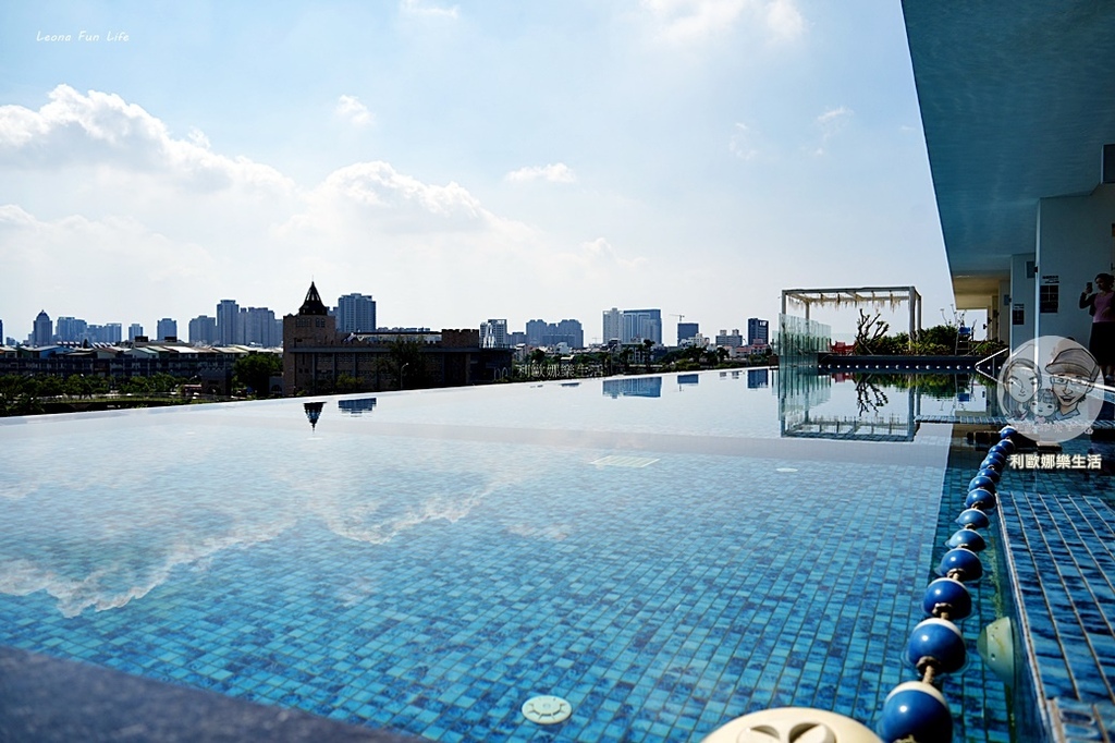 卡比胖拉出沒安平漁人碼頭!巨型水豚裝置 燈光秀超好拍,必訪台南景點攻略。