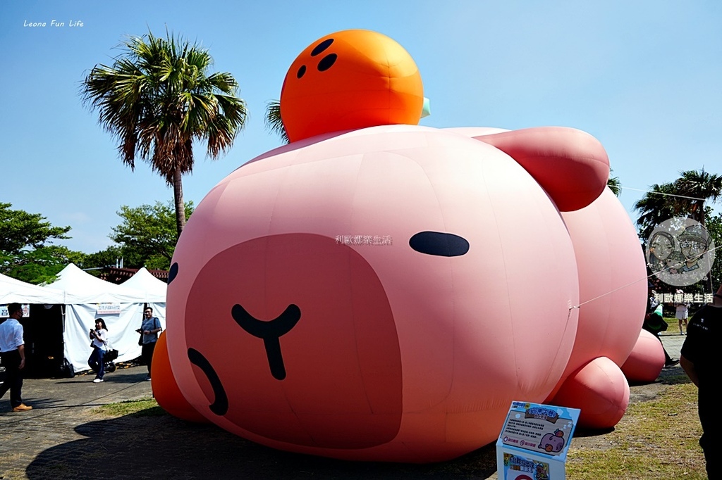 卡比胖拉出沒安平漁人碼頭!巨型水豚裝置 燈光秀超好拍,必訪台南景點攻略。