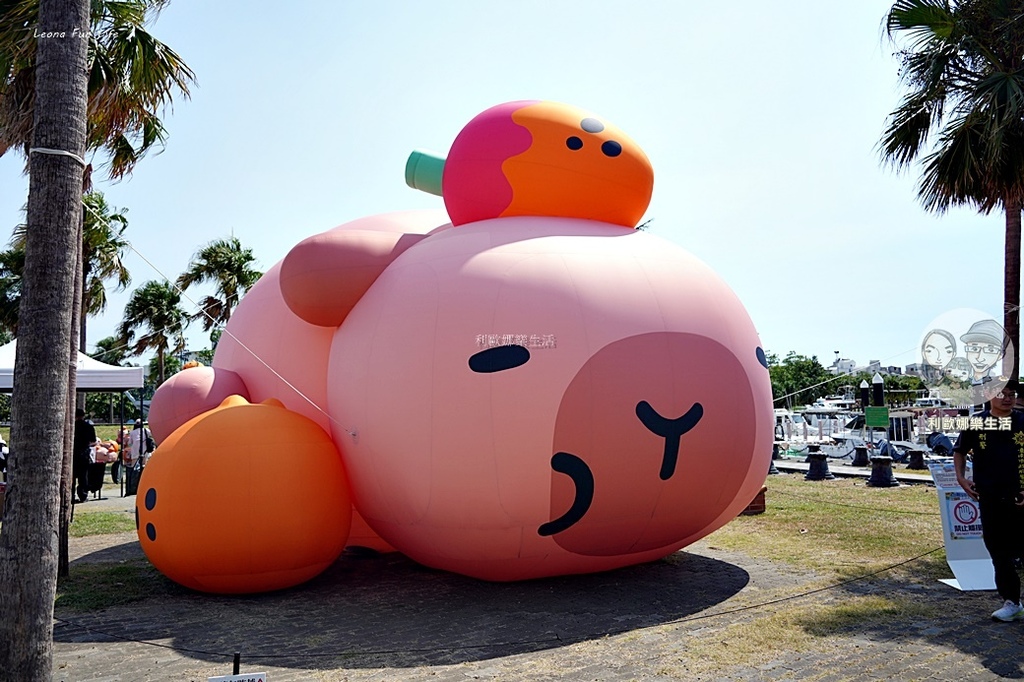 卡比胖拉出沒安平漁人碼頭!巨型水豚裝置 燈光秀超好拍,必訪台南景點攻略。