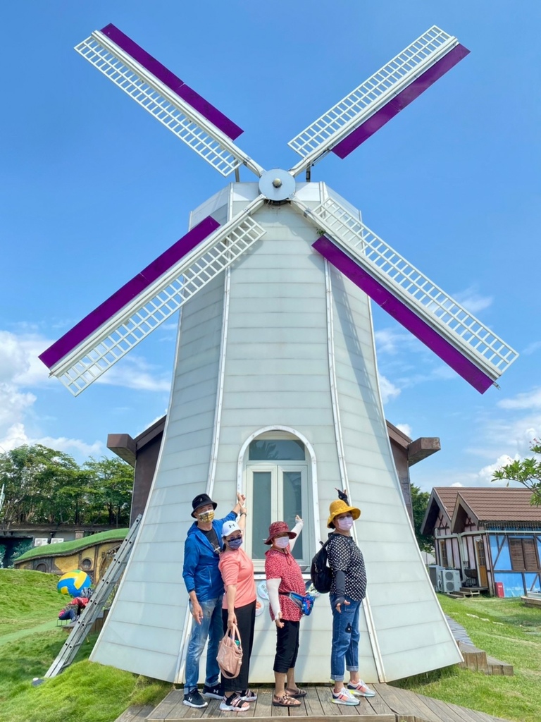 彰化員林最美打卡景點！琉璃仙境必拍粉紅教堂、精靈哈比屋，門票資訊攻略。