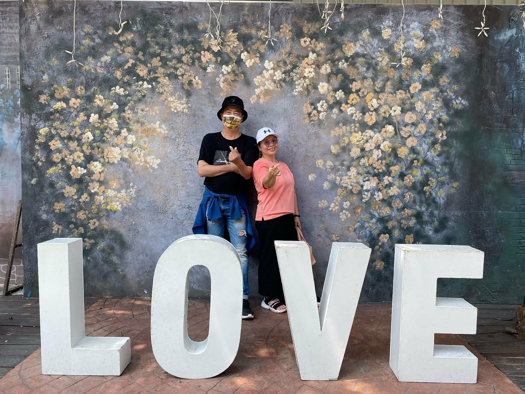 彰化員林最美打卡景點！琉璃仙境必拍粉紅教堂、精靈哈比屋，門票資訊攻略。