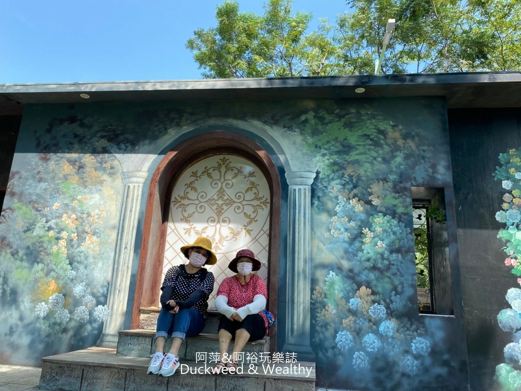 彰化員林最美打卡景點！琉璃仙境必拍粉紅教堂、精靈哈比屋，門票資訊攻略。