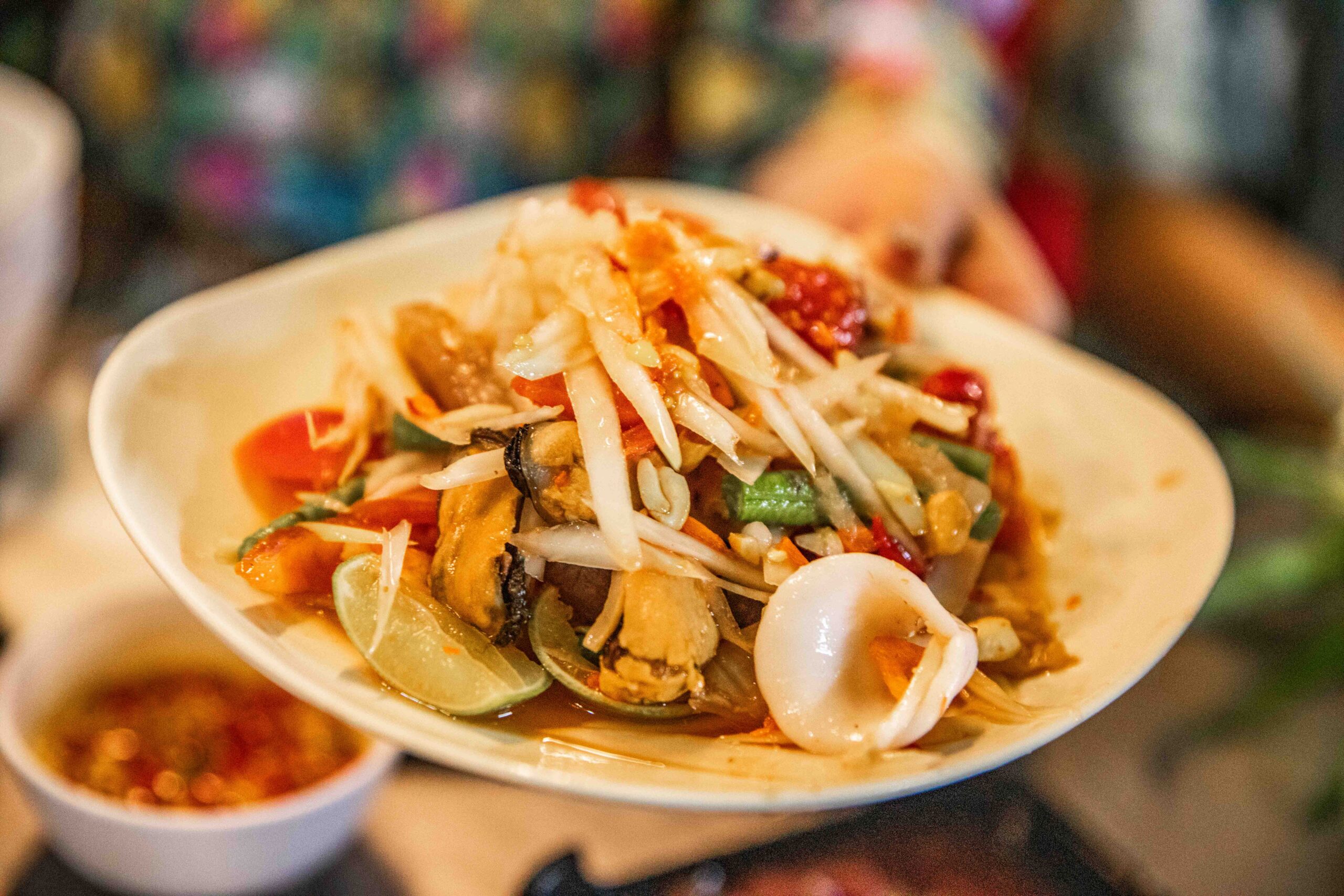 曼谷在地人激推！泰國Chim Chum Suthiporn陶罐小火鍋，必吃泰式街邊大排檔。