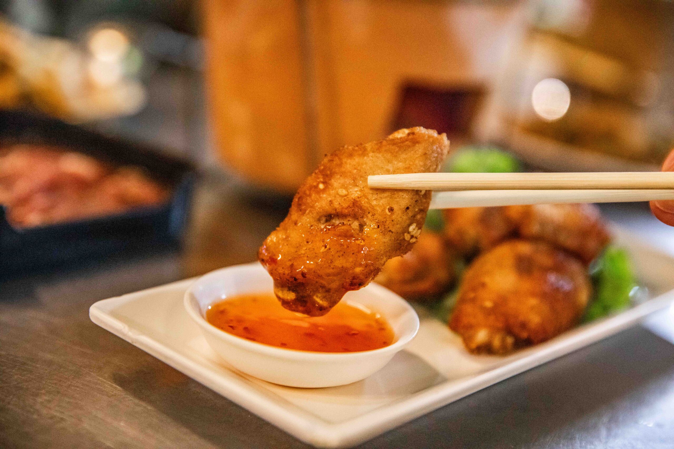 曼谷在地人激推！泰國Chim Chum Suthiporn陶罐小火鍋，必吃泰式街邊大排檔。