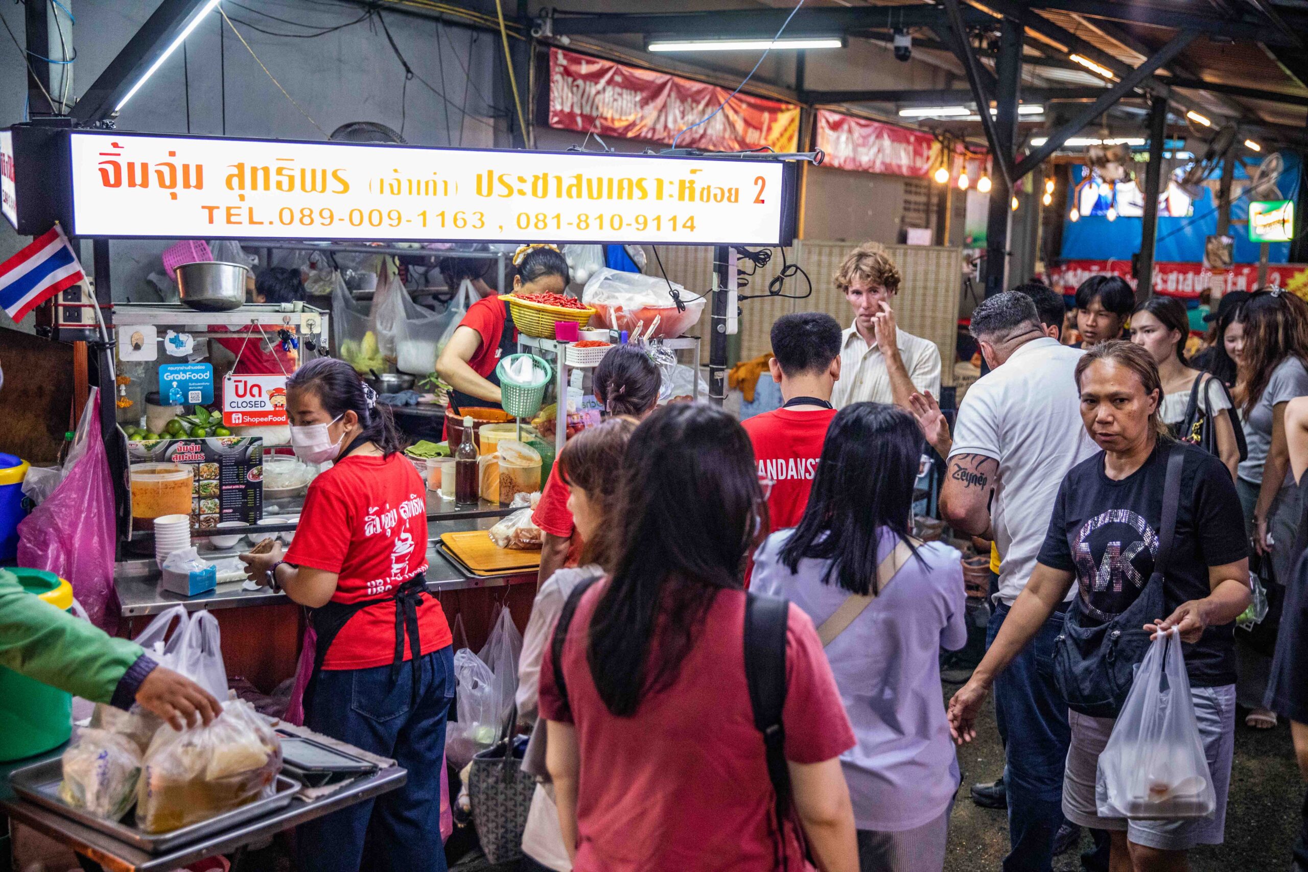 曼谷在地人激推！泰國Chim Chum Suthiporn陶罐小火鍋，必吃泰式街邊大排檔。