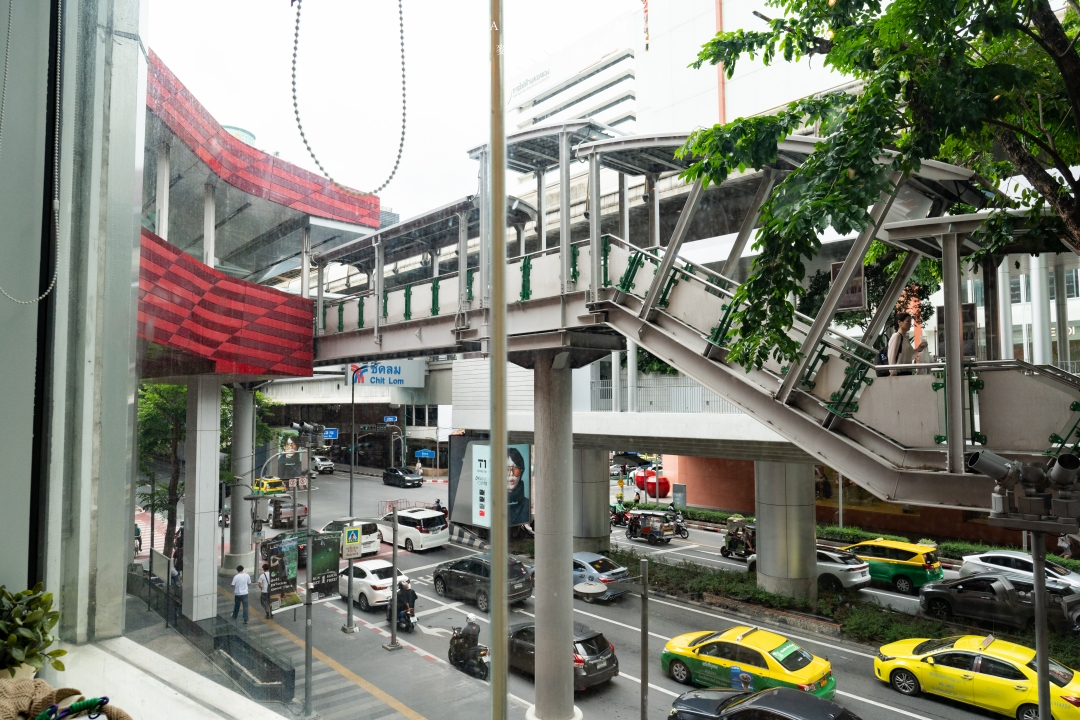 泰國曼谷美食推薦！Savoey上味泰餐館必點咖哩螃蟹，正宗泰式料理老字號。