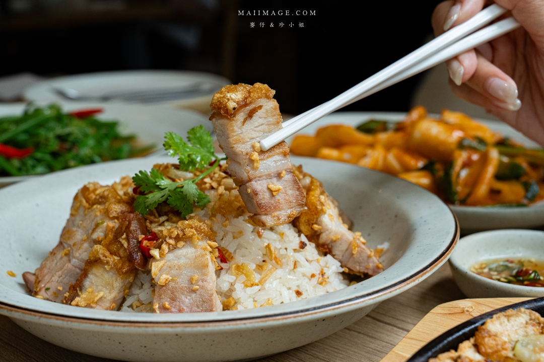 泰國曼谷美食推薦！Savoey上味泰餐館必點咖哩螃蟹，正宗泰式料理老字號。
