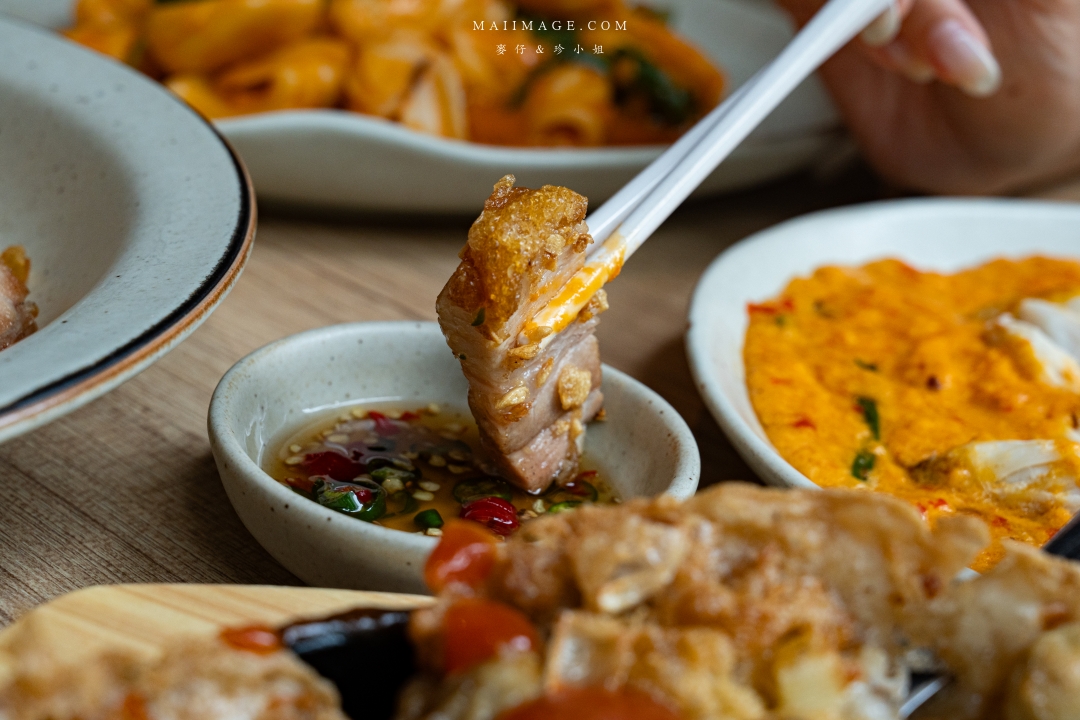 泰國曼谷美食推薦！Savoey上味泰餐館必點咖哩螃蟹，正宗泰式料理老字號。