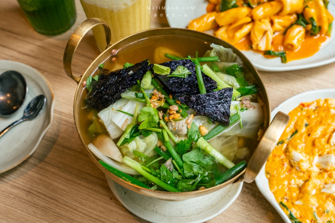 泰國曼谷美食推薦！Savoey上味泰餐館必點咖哩螃蟹，正宗泰式料理老字號。