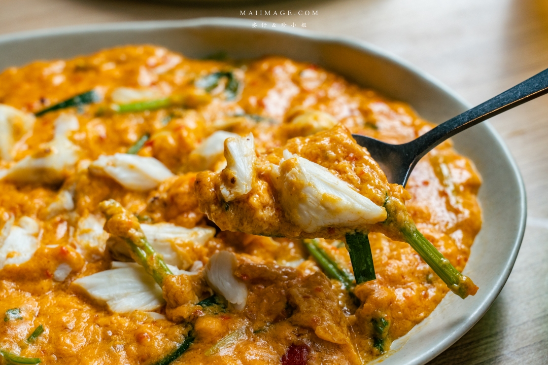 泰國曼谷美食推薦！Savoey上味泰餐館必點咖哩螃蟹，正宗泰式料理老字號。