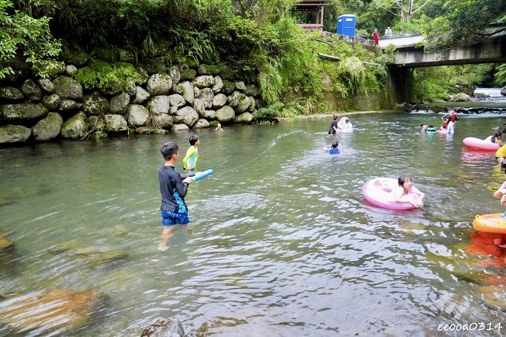 三峽大豹溪玩水攻略｜仙雲閣山莊免費溪邊烤肉玩水 + 荒郊野外