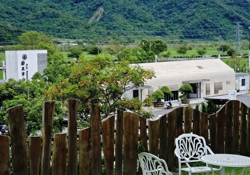 花蓮富里鄉|馥茶堂 富里秘境咖啡館 被老樟樹環繞的文藝角落 在地特產與文創選物|西莉亞玩樂人生 花蓮富里鄉|馥茶堂