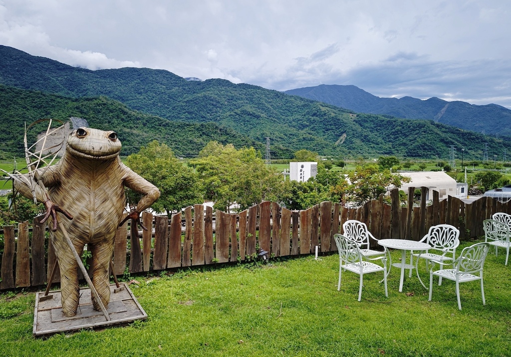 花蓮富里鄉|馥茶堂 富里秘境咖啡館 被老樟樹環繞的文藝角落 在地特產與文創選物|西莉亞玩樂人生 花蓮富里鄉|馥茶堂