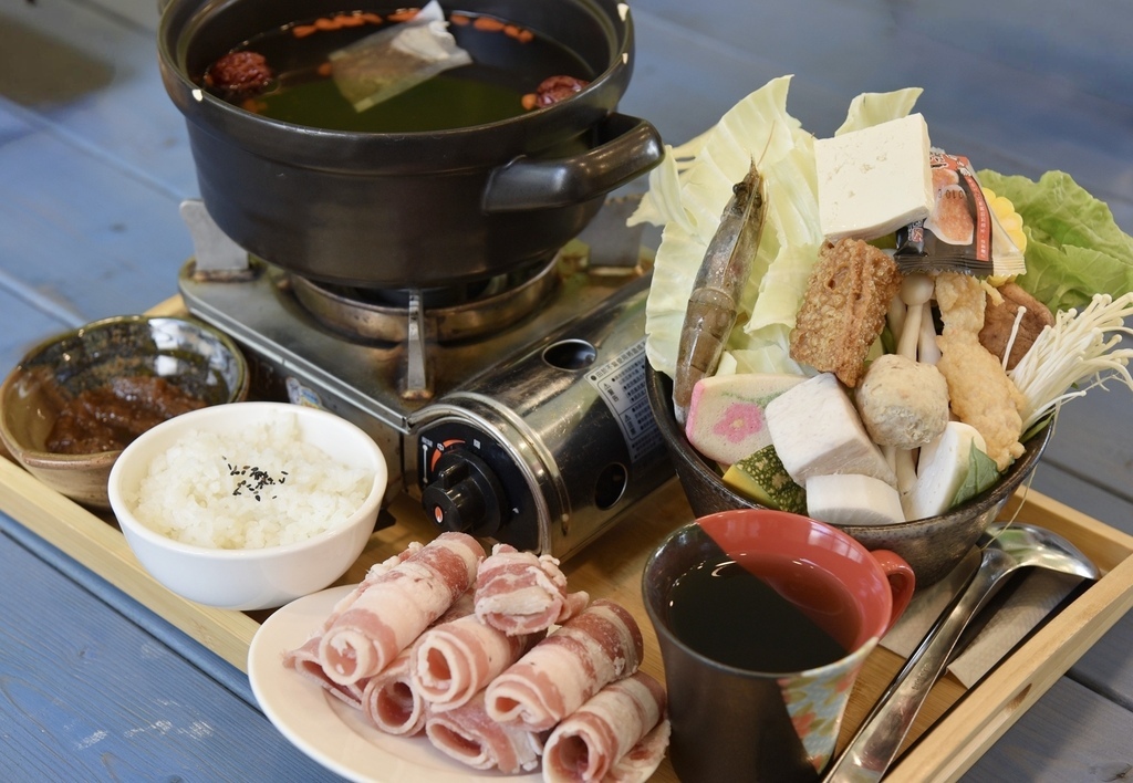 花蓮富里鄉|馥茶堂 富里秘境咖啡館 被老樟樹環繞的文藝角落 在地特產與文創選物|西莉亞玩樂人生 花蓮富里鄉|馥茶堂