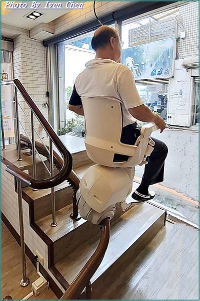 《自動化升降椅試乘記》長輩居家安全/ 照護長輩居家生活品質/