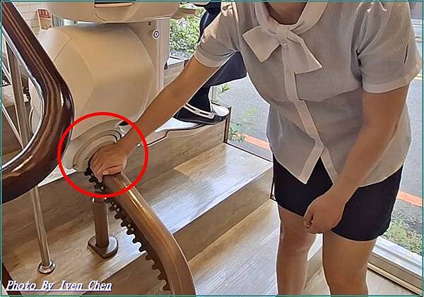 《自動化升降椅試乘記》長輩居家安全/ 照護長輩居家生活品質/