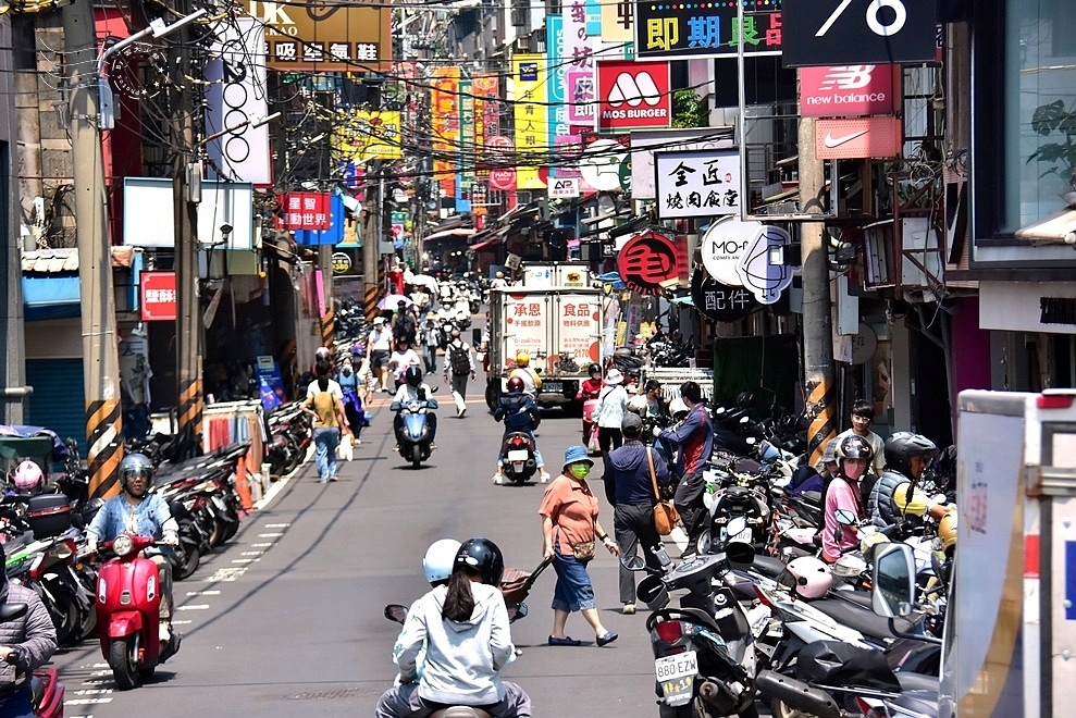 淡水英專路 淡水英專路