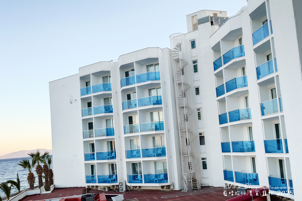 土耳其【土耳其蜜月旅遊】Le Bleu Hotel & Resort 庫薩達斯藍色酒店及度假村｜希臘式海濱度假體驗，一覺醒來擁抱愛琴海。土耳其住宿