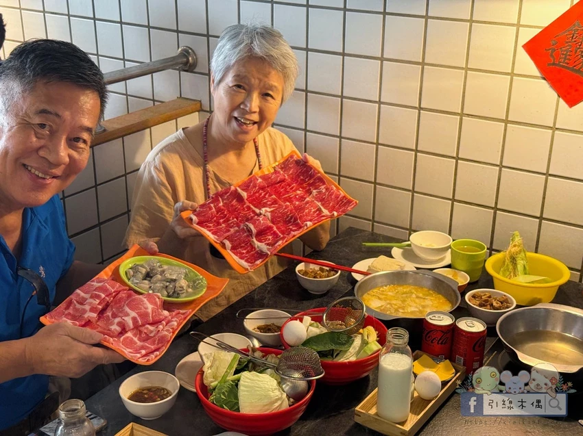 嘉義市西區在菜市場裡吃火鍋？開鍋像辦桌《蔬盈市場火鍋》50+種蔬菜比肉還搶戲