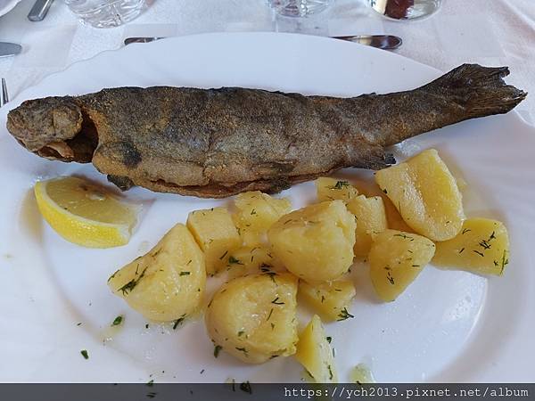 山中溪邊Gorski Kut Hotel And Resta