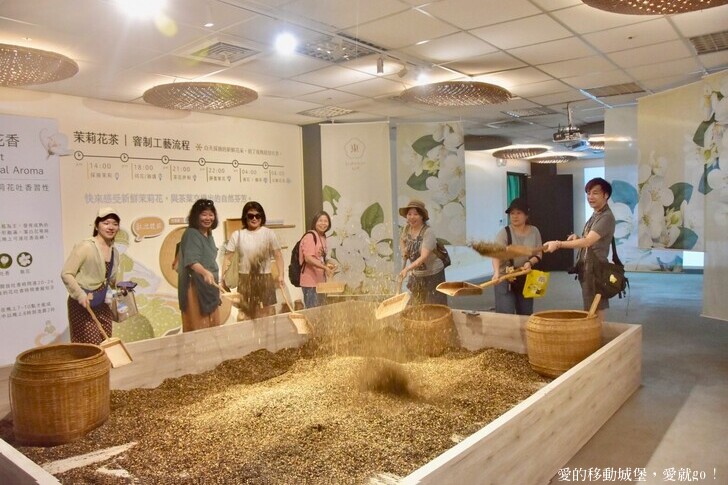 桃園市龍潭區【臺灣客家茶文化館】全台唯一!六國茶席體驗 享受專屬茶旅巡禮，體驗獨一無二的文化饗宴 中秋節 客茶樓推出『唐博福烤雞』挑戰大胃王免費吃  浪漫台三線旅遊景點 愛就跟我一起快樂GO !