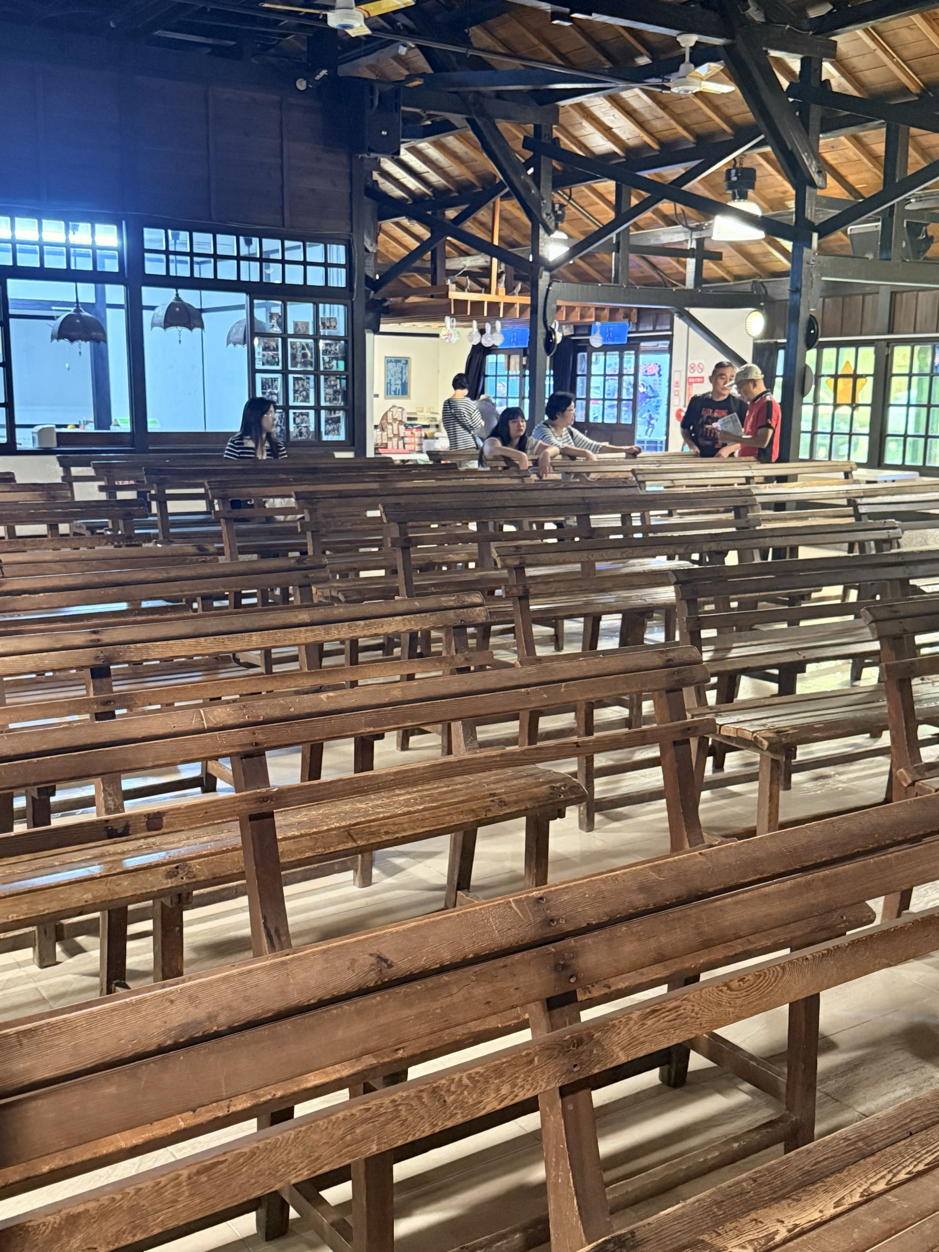 台南市鹽水區旅途中的幸福時光。台南鹽水小鎮：鹽水武廟、永成戲院、八角樓、月之美術館、月津港