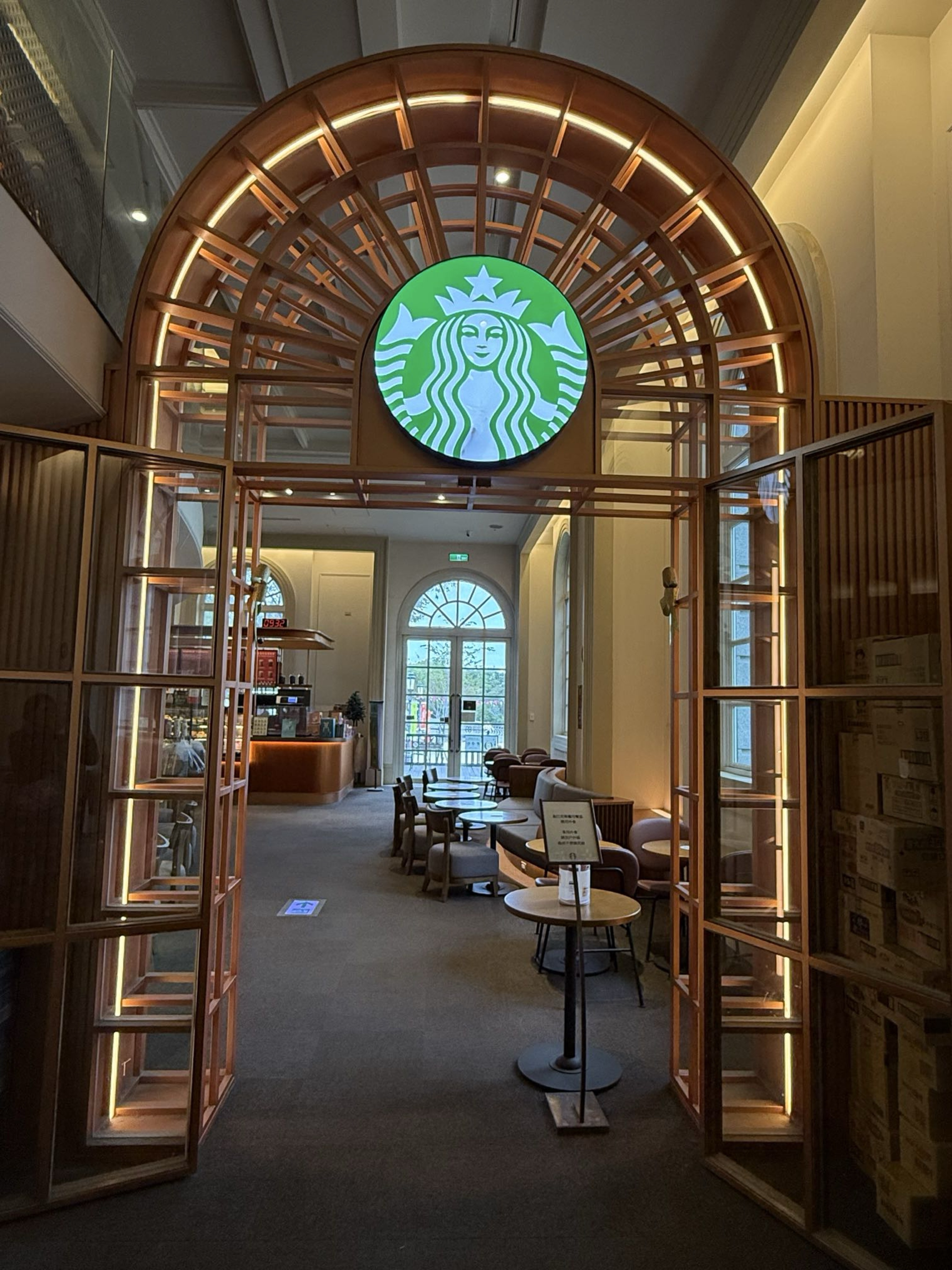 旅途中的幸福時光:台南。奇美。青鯤鯓扇形鹽田。午餐 阿月虱目魚粥。七股鹽山