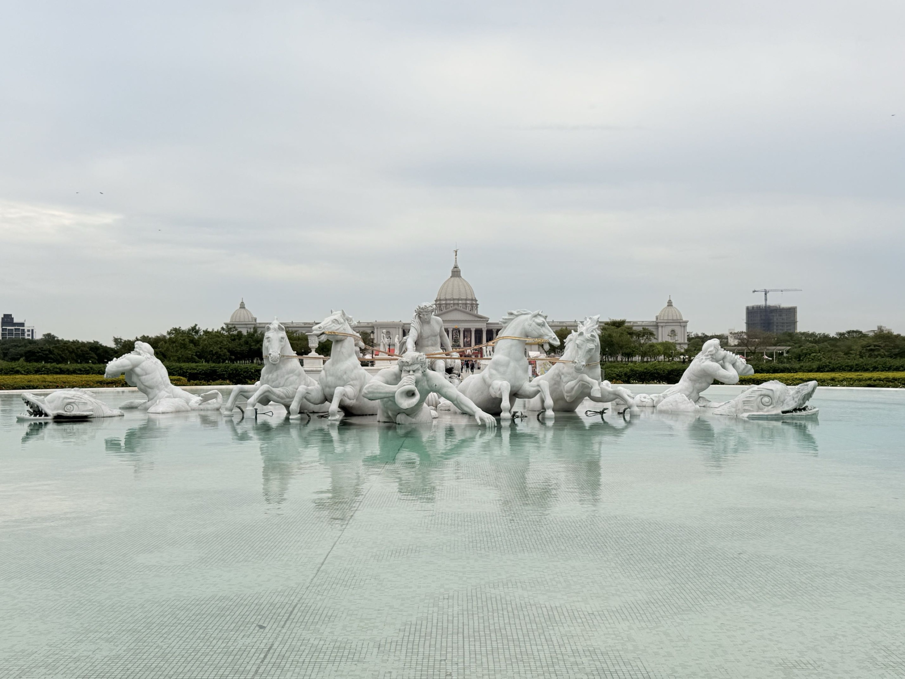 旅途中的幸福時光:台南。奇美。青鯤鯓扇形鹽田。午餐 阿月虱目魚粥。七股鹽山