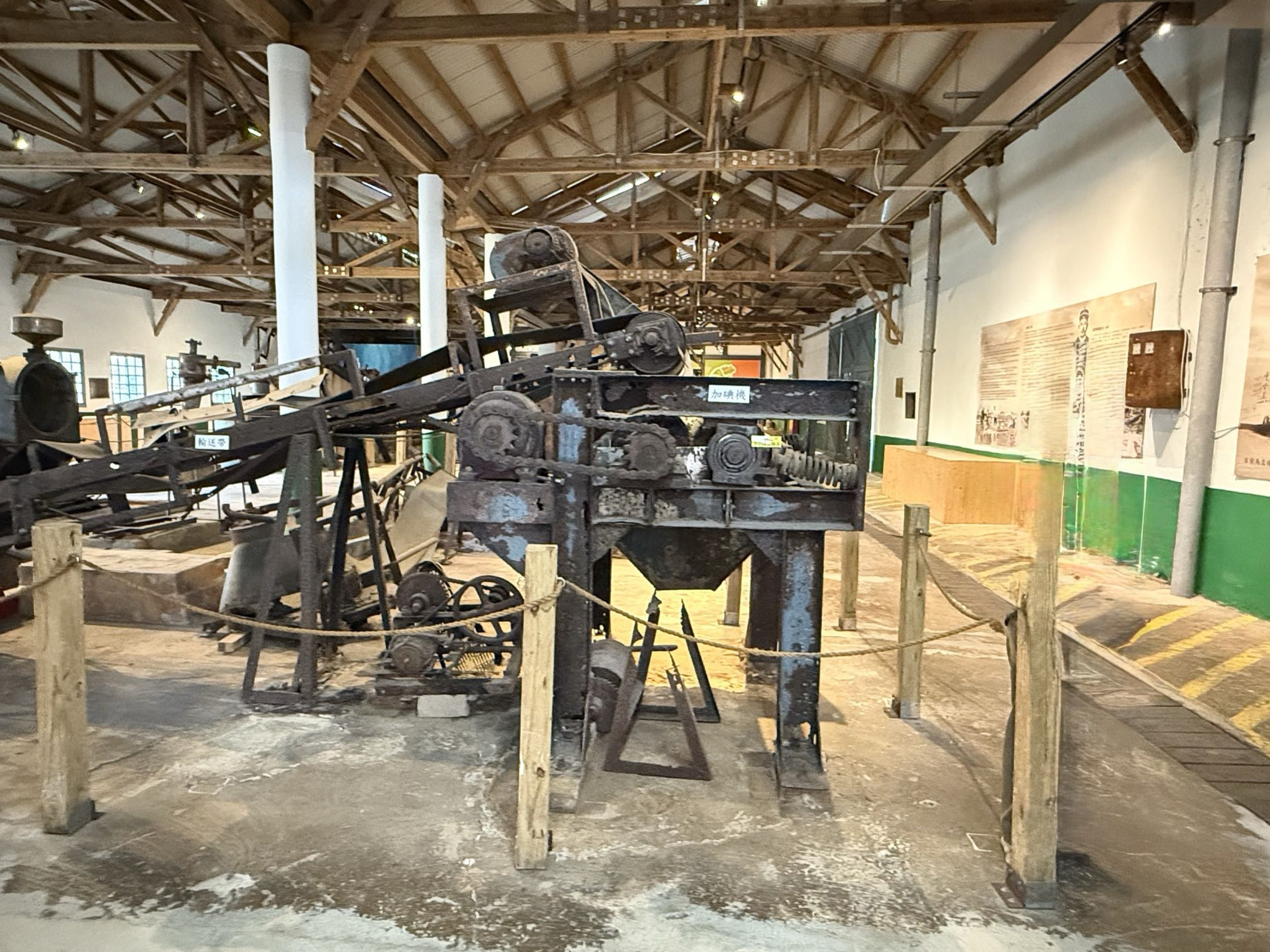 台南市北門區旅途中的幸福時光。水晶教堂北門遊客中心。幸福美麗的婚紗拍攝地點