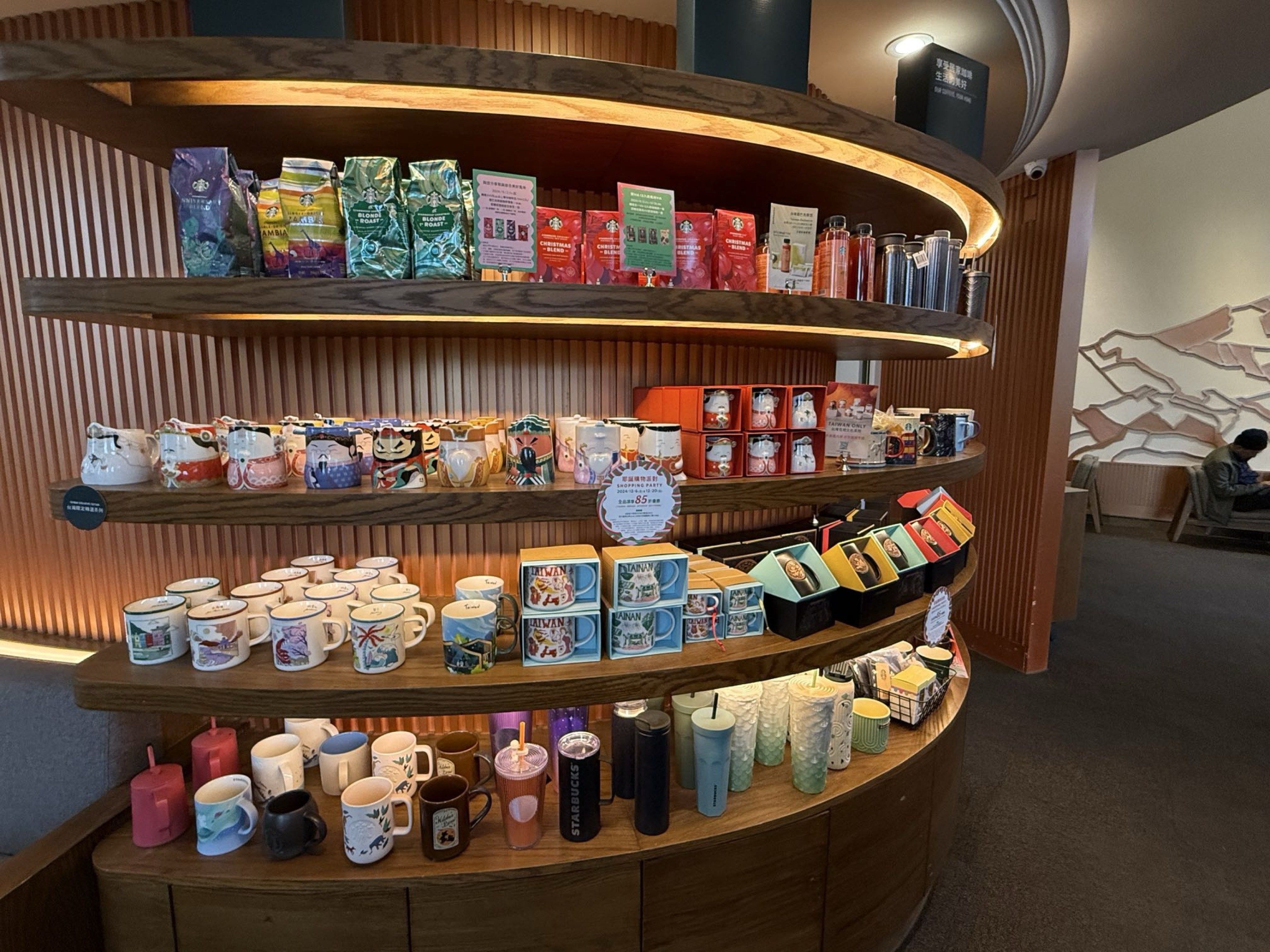 旅途中的幸福時光:台南。奇美。青鯤鯓扇形鹽田。午餐 阿月虱目魚粥。七股鹽山