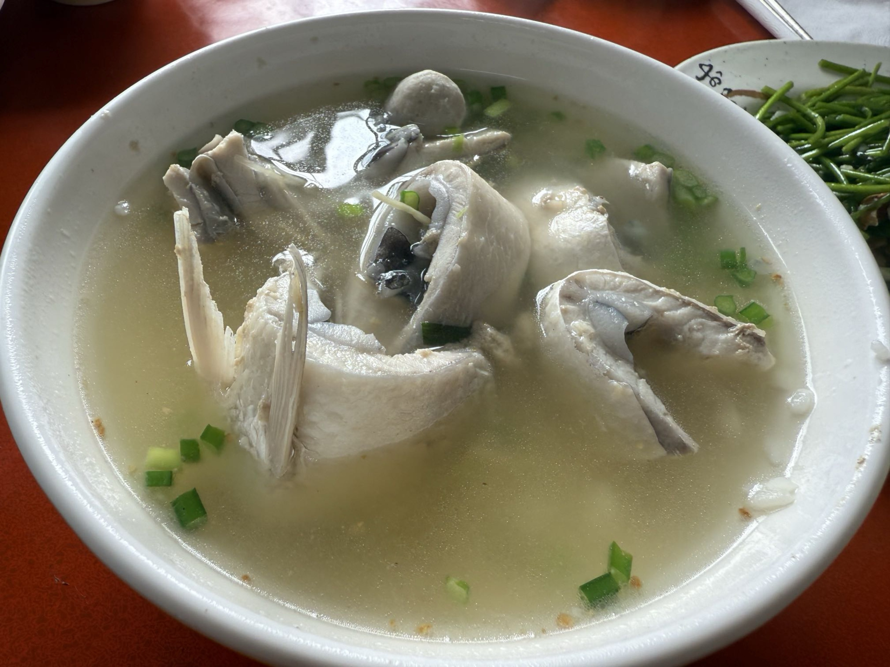 旅途中的幸福時光:台南。奇美。青鯤鯓扇形鹽田。午餐 阿月虱目魚粥。七股鹽山