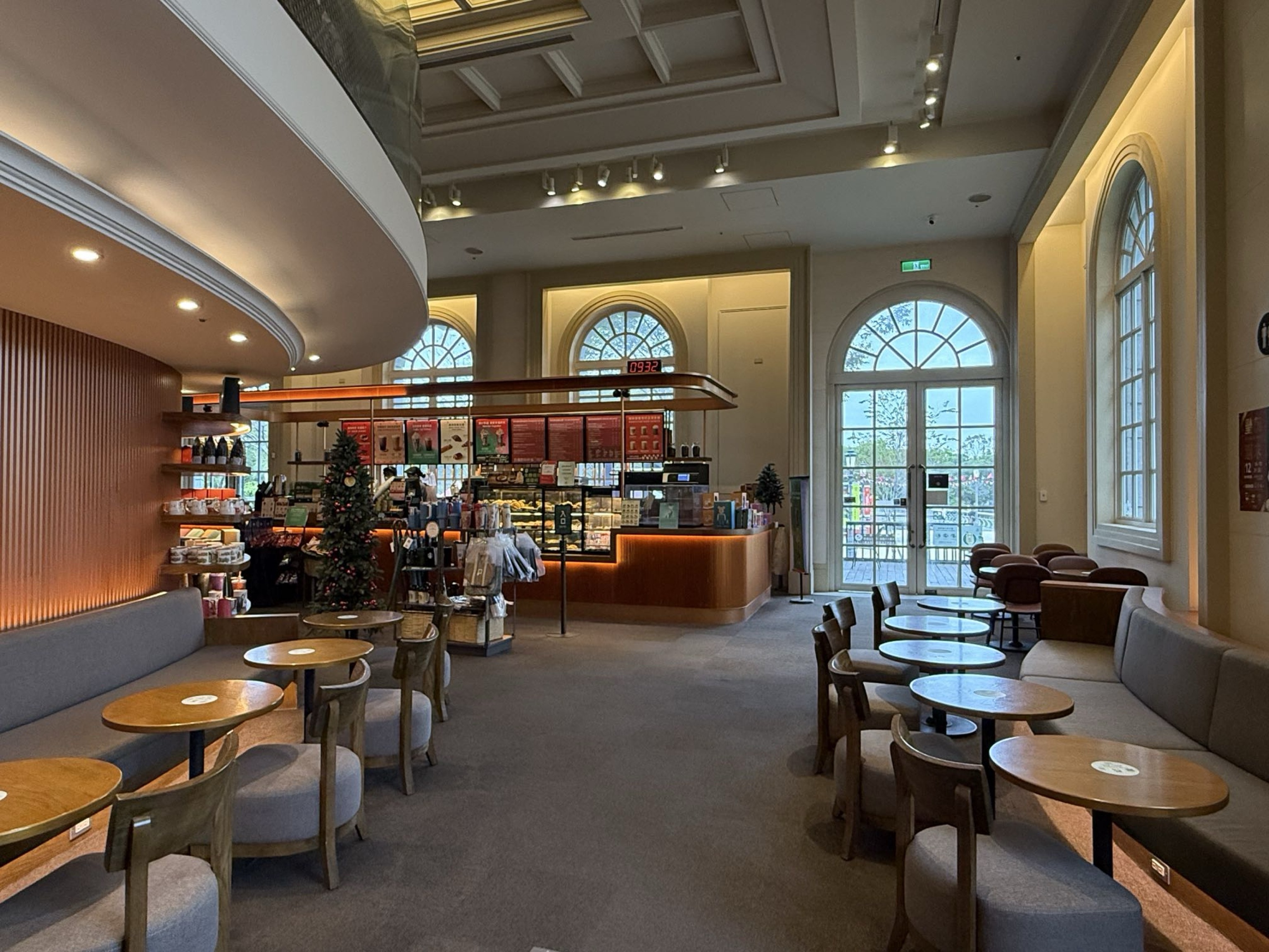 旅途中的幸福時光:台南。奇美。青鯤鯓扇形鹽田。午餐 阿月虱目魚粥。七股鹽山