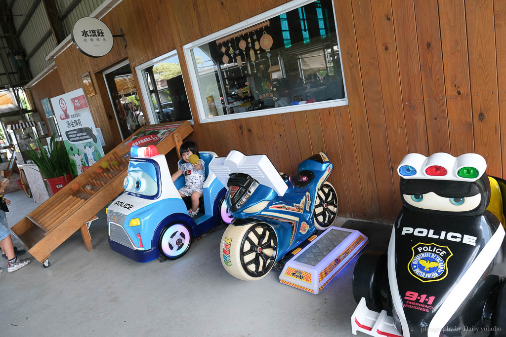 高雄橋頭親子景點「水流莊牧場」餵小羊、吃羊奶冰淇淋《羊奶失竊案》實境解謎好好玩!