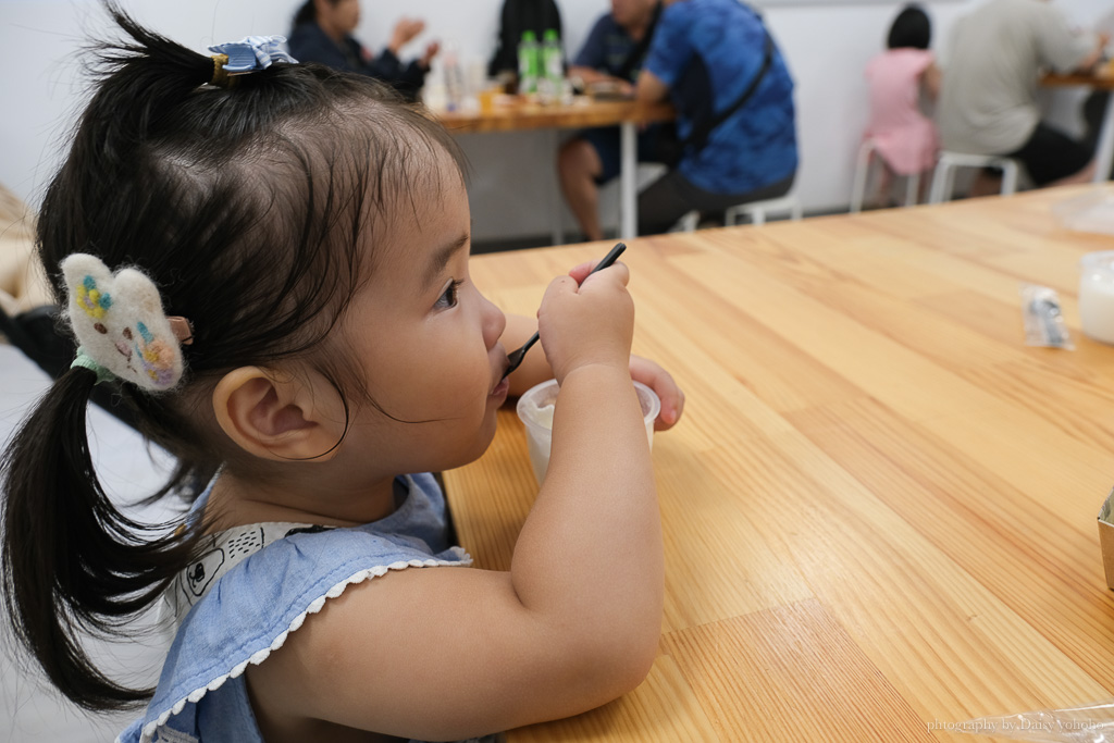 高雄橋頭親子景點「水流莊牧場」餵小羊、吃羊奶冰淇淋《羊奶失竊案》實境解謎好好玩!