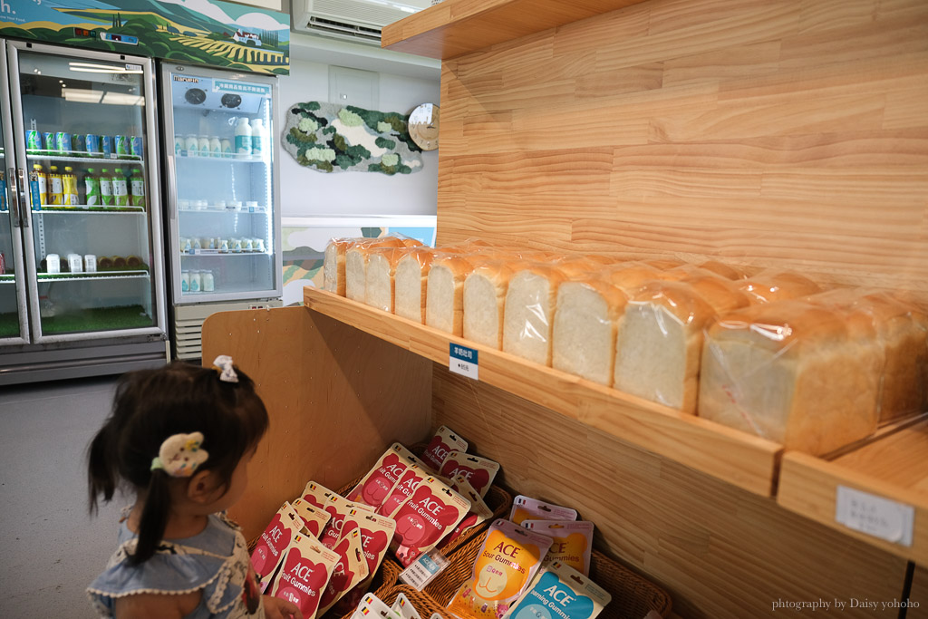 高雄橋頭親子景點「水流莊牧場」餵小羊、吃羊奶冰淇淋《羊奶失竊案》實境解謎好好玩!