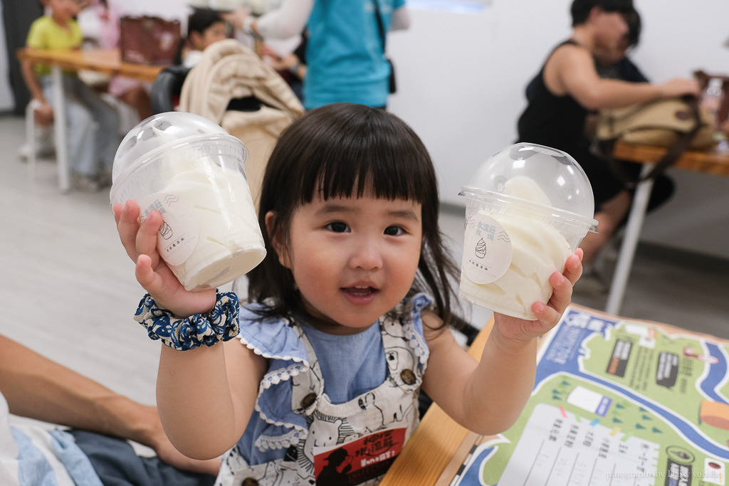 高雄橋頭親子景點「水流莊牧場」餵小羊、吃羊奶冰淇淋《羊奶失竊案》實境解謎好好玩!