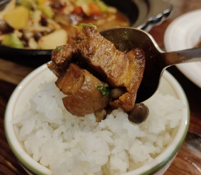 新竹一碗鮮米線＆砂鍋菜｜香辣嗦粉＋下飯紅燒肉吃的超滿足！