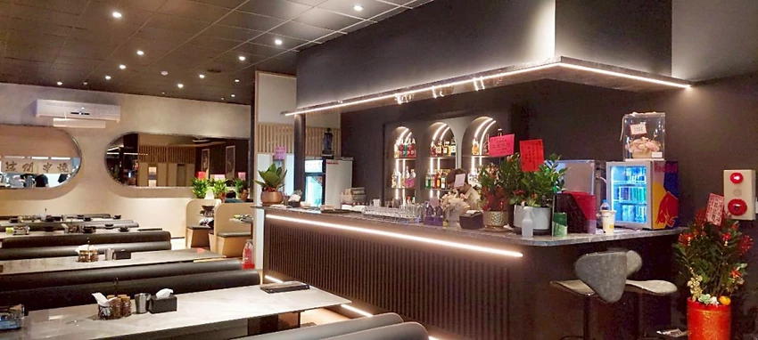 美食｜高雄美食推薦「這間串燒」，最Chill吃到飽 KTV，