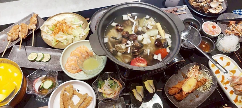 美食｜高雄美食推薦「這間串燒」，最Chill吃到飽 KTV，