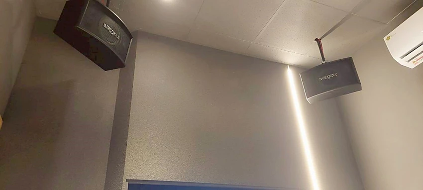 美食｜高雄美食推薦「這間串燒」，最Chill吃到飽 KTV，